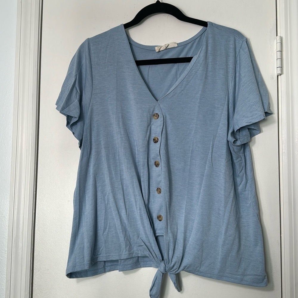 Pinque Tie-Front Button Down Light Blue Blouse Size XL